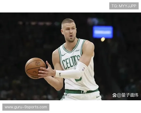 凯尔特人波尔津吉斯高位跳投，沉稳投篮得分：新时代的篮球魅力