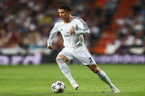 九游娱乐下载-大数据监测运动员饮水与电解质平衡，运动员喝电解质饮料